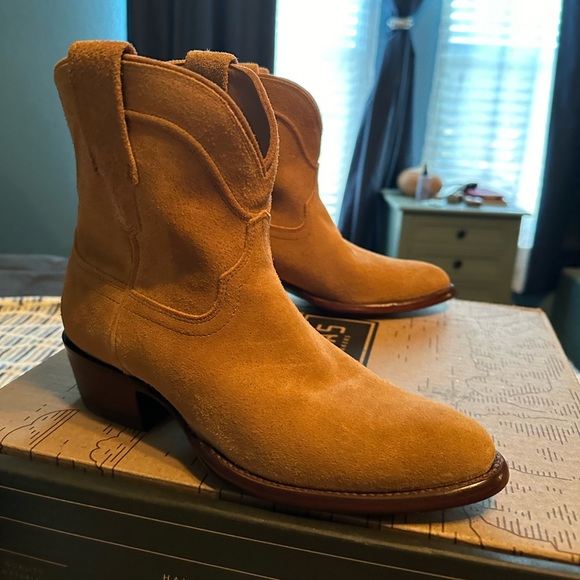 Tecovas Suede - tan western boots - Picture 1 of 5